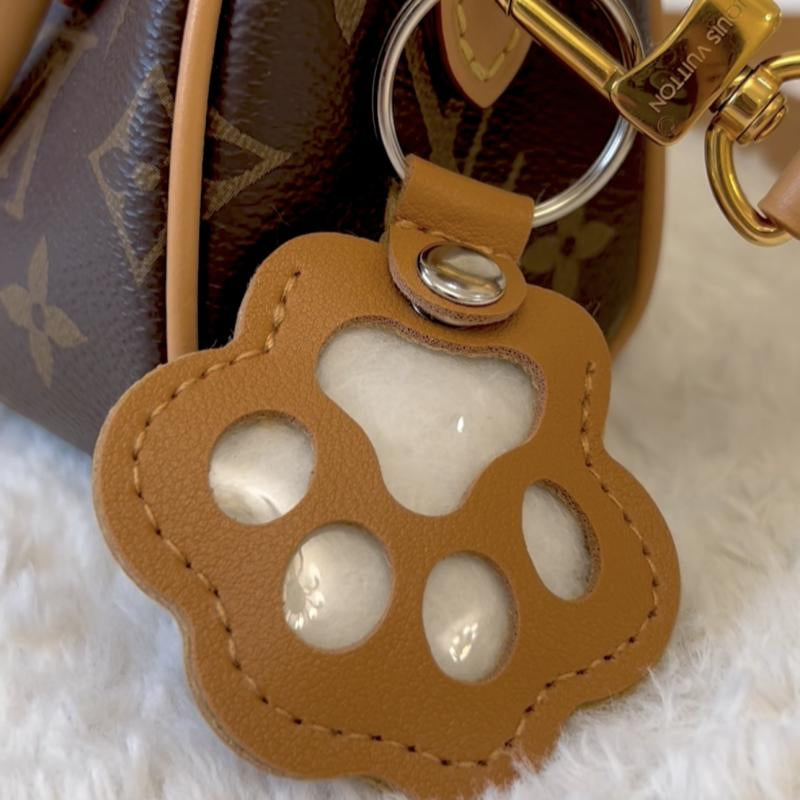 4 Pack Creative Pet Hair Keychain Hangers - Unique Keepsakes for Cat and Dog Owners